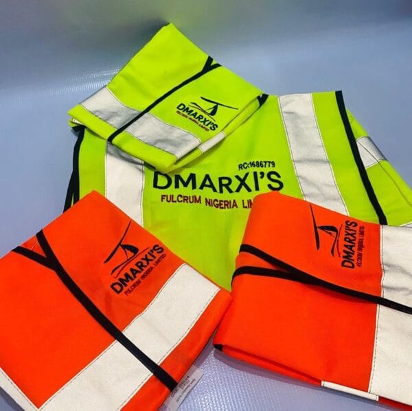 Custom-Branded Reflector Jackets – High-Visibility Safety Gear with Corporate Identity - Image 4